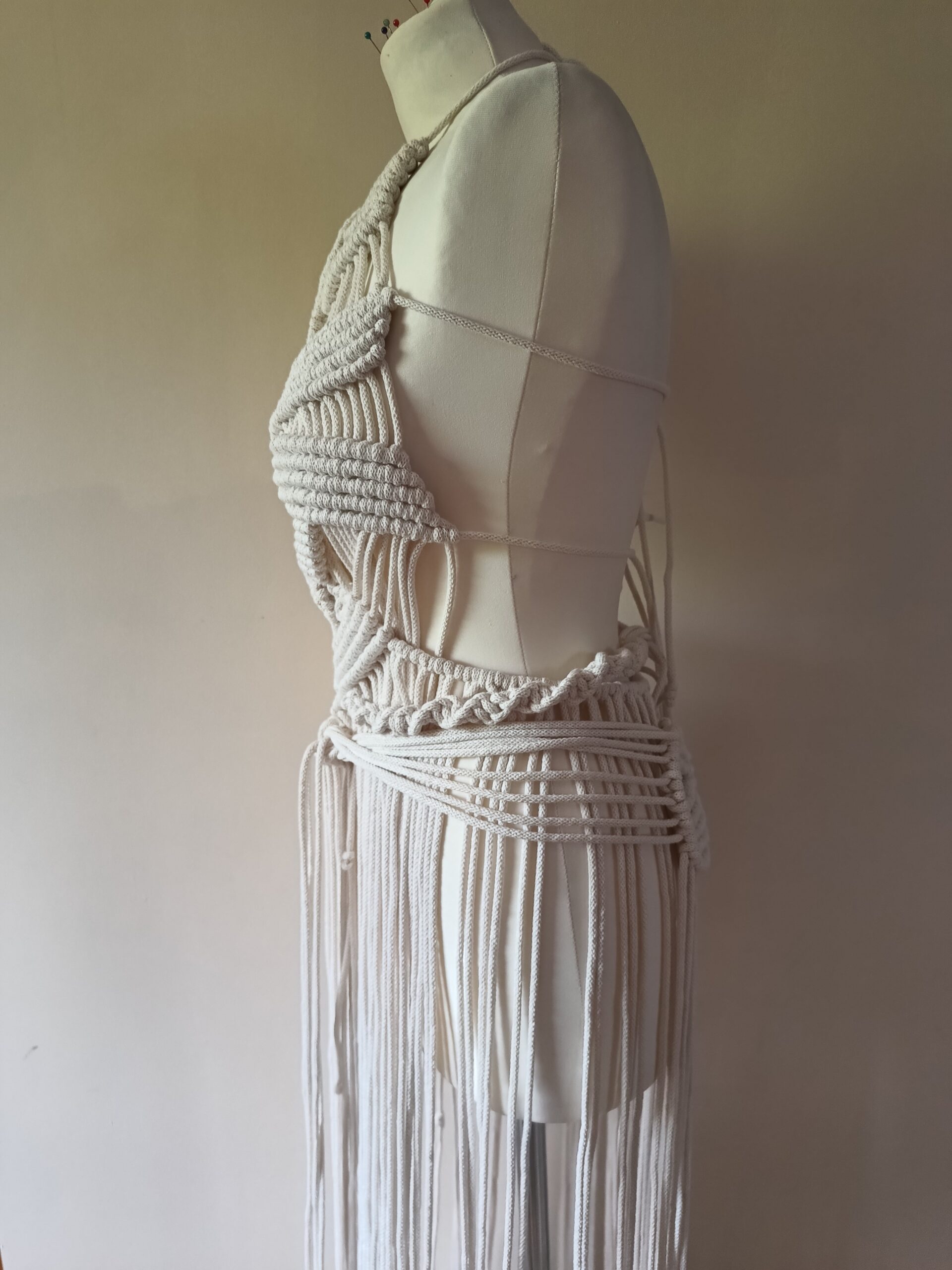Wyplatana sukienka z odpinanym paskiem, luksusowa sukienka w stylu boho - obrazek 6
