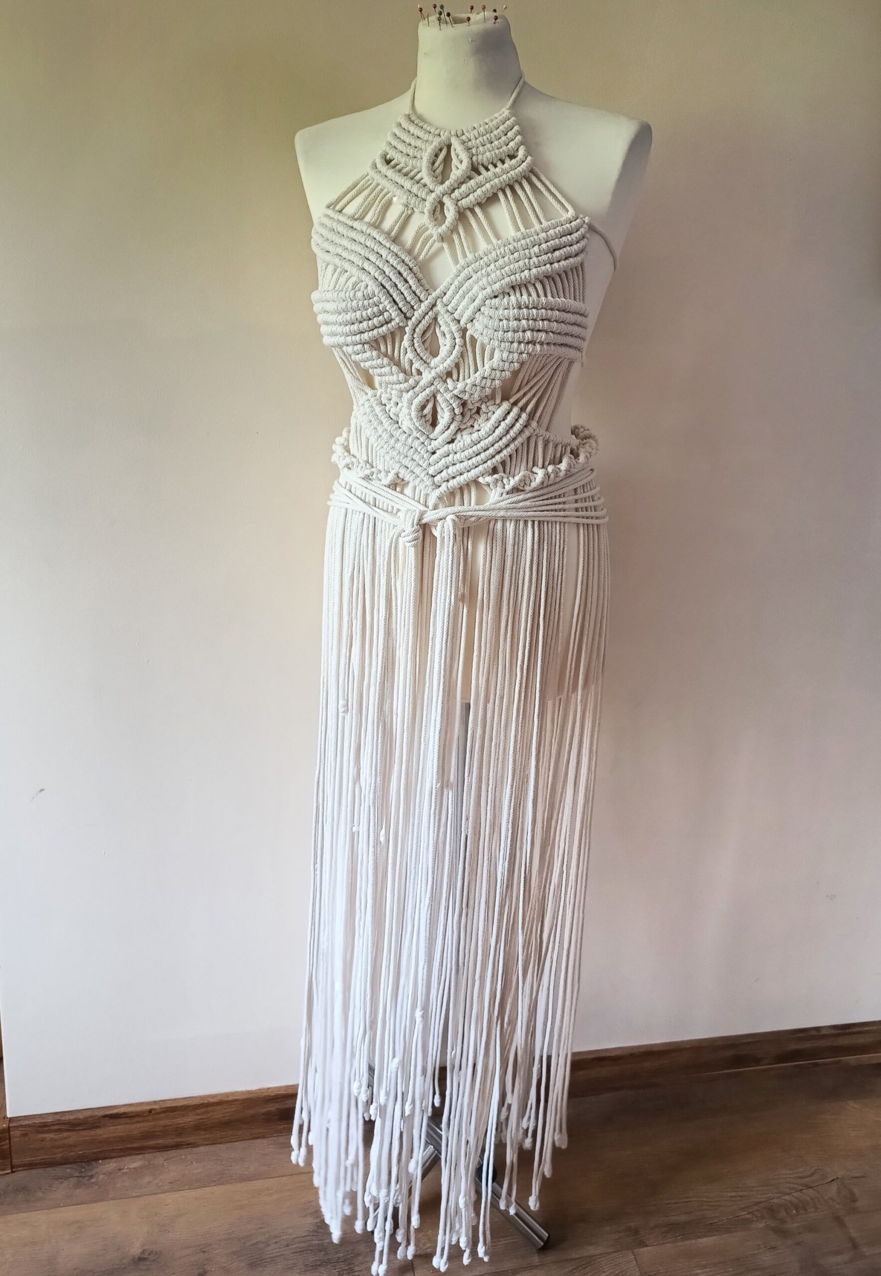 Wyplatana sukienka z odpinanym paskiem, luksusowa sukienka w stylu boho - obrazek 2