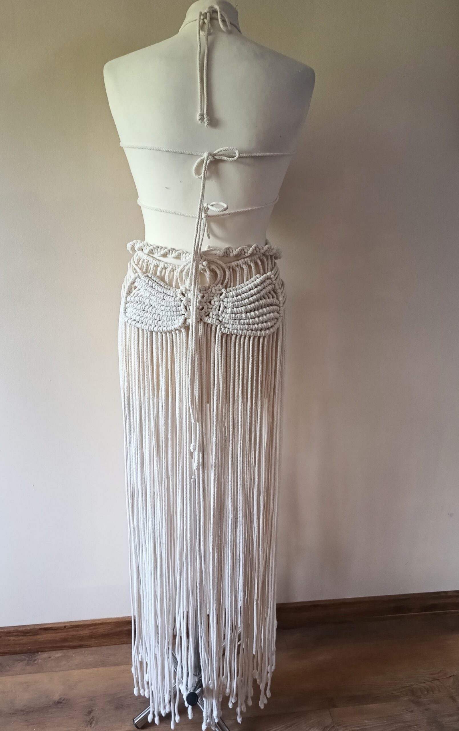 Wyplatana sukienka z odpinanym paskiem, luksusowa sukienka w stylu boho - obrazek 3